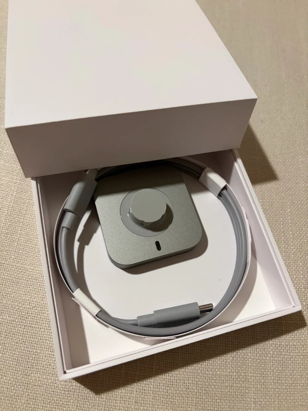 Original Oura ring gen 4, size 9 charging station and cable